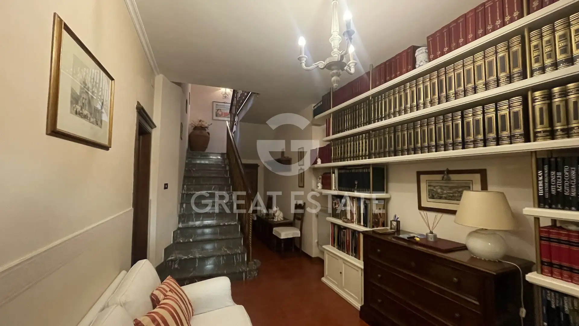 Flat 330m² in Italy, Siena. Priced at 420000€ rent photo-5
