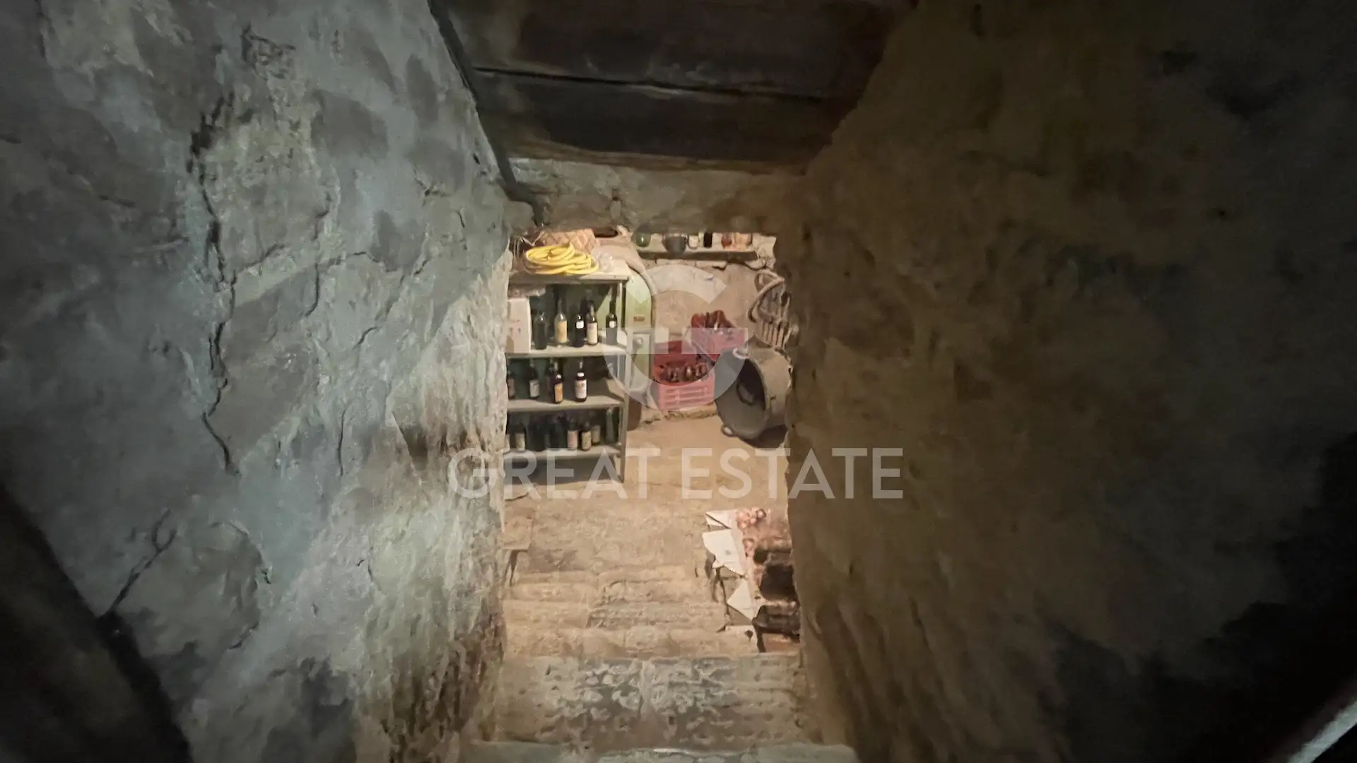 Flat 330m² in Italy, Siena. Priced at 420000€ rent photo-12