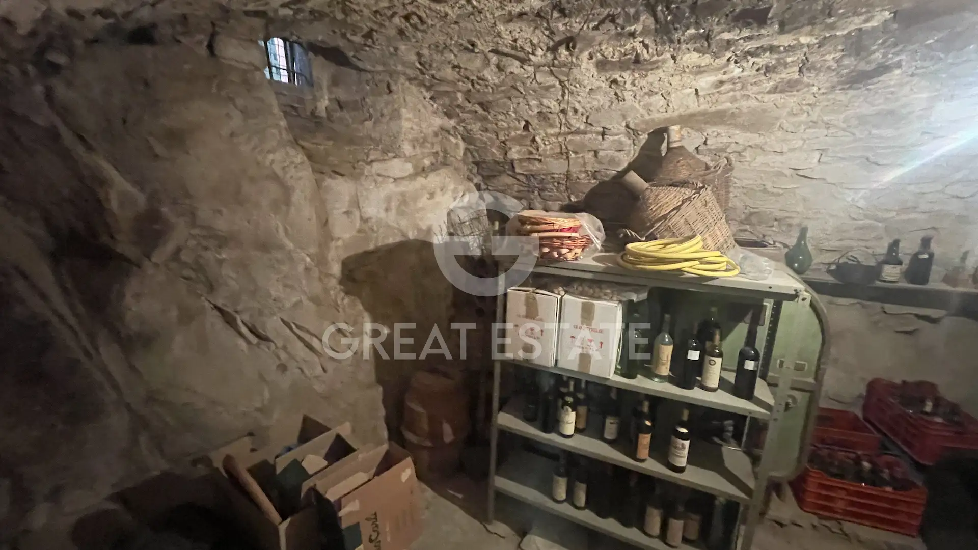 Flat 330m² in Italy, Siena. Priced at 420000€ rent photo-13