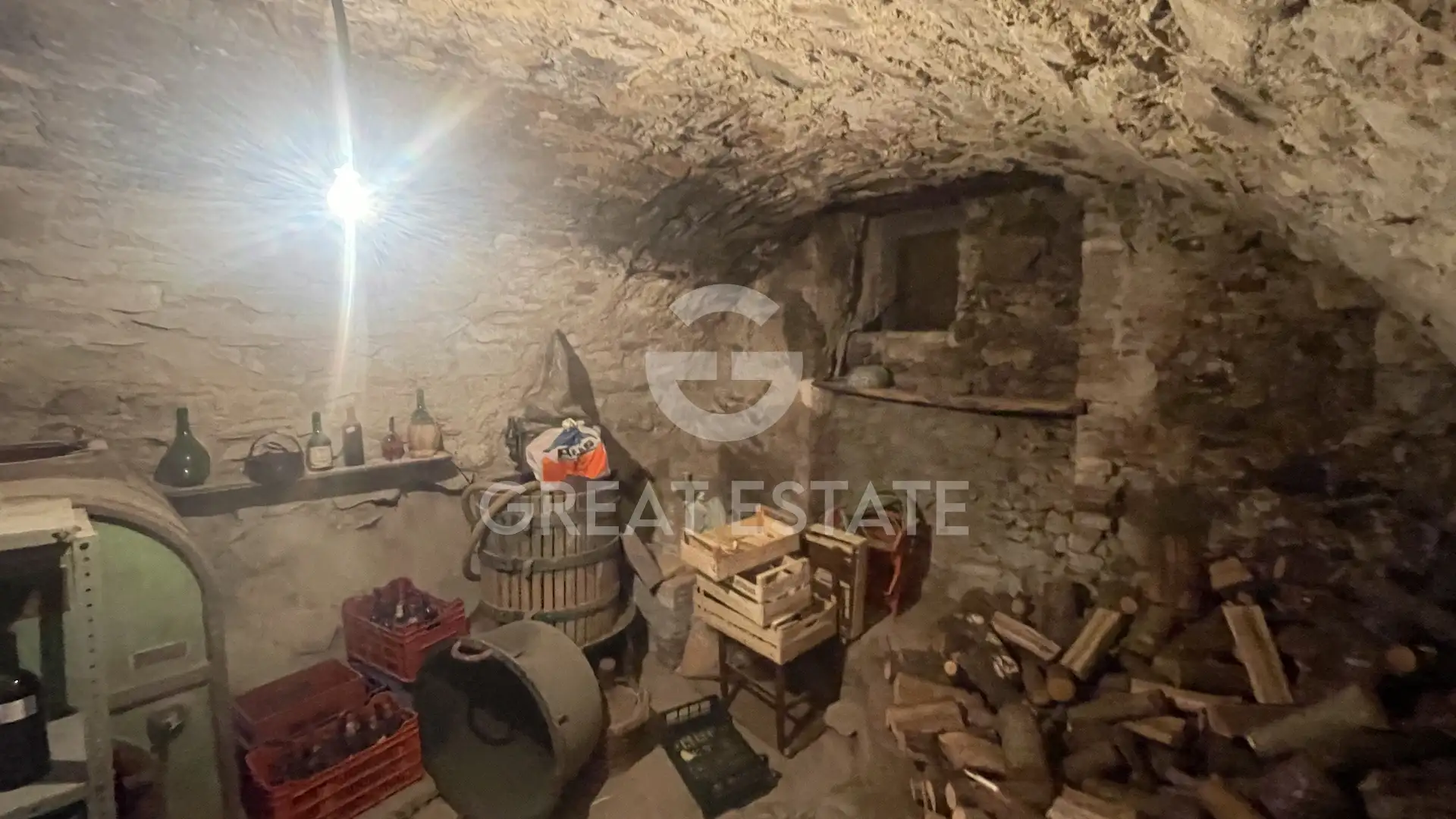 Flat 330m² in Italy, Siena. Priced at 420000€ rent photo-14