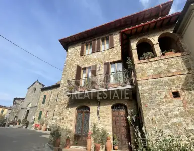 Buy in Italy for 420000€