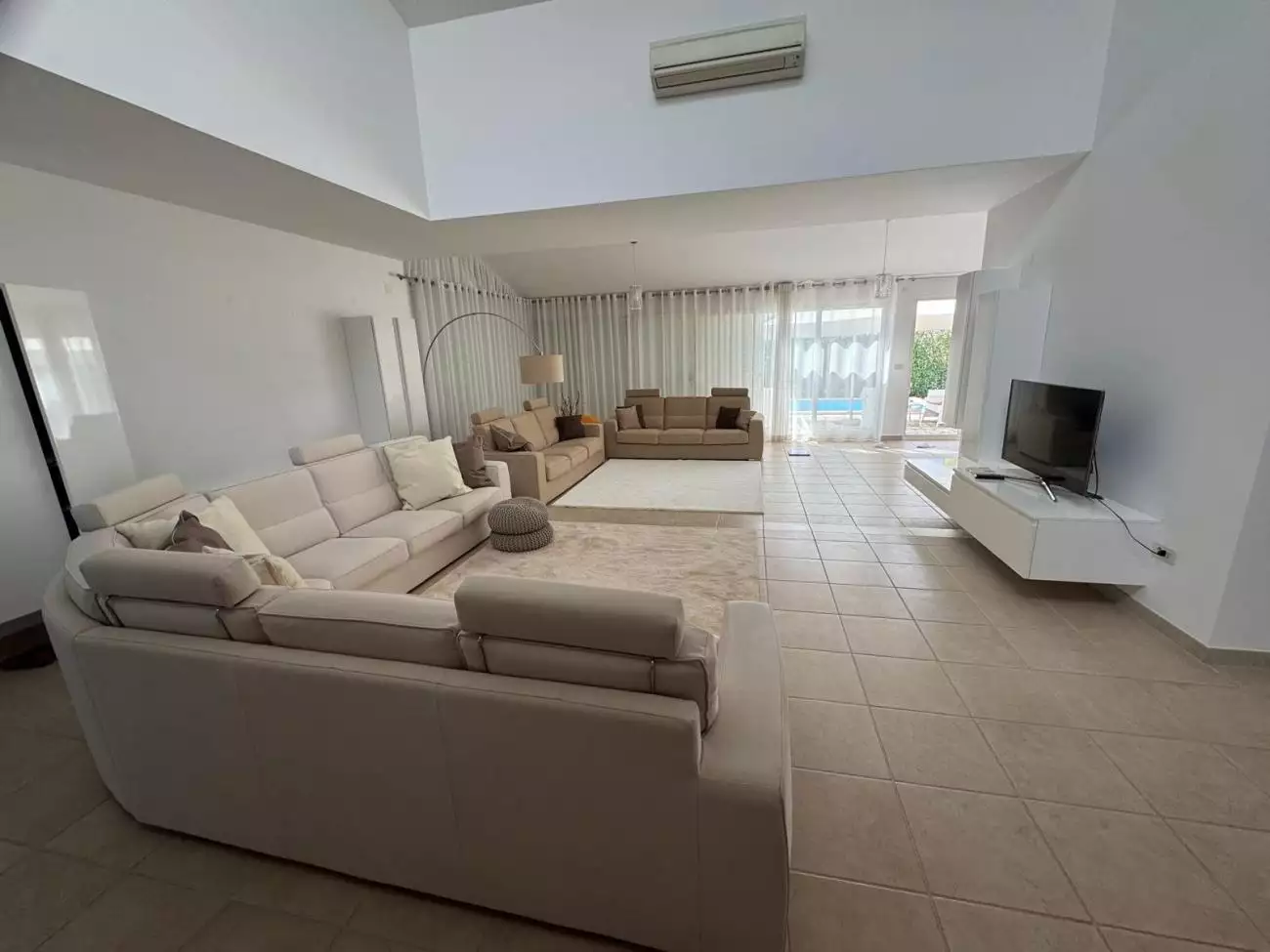Villa 220m² in Croatia, Umag. Priced at 1350000€ rent photo-5