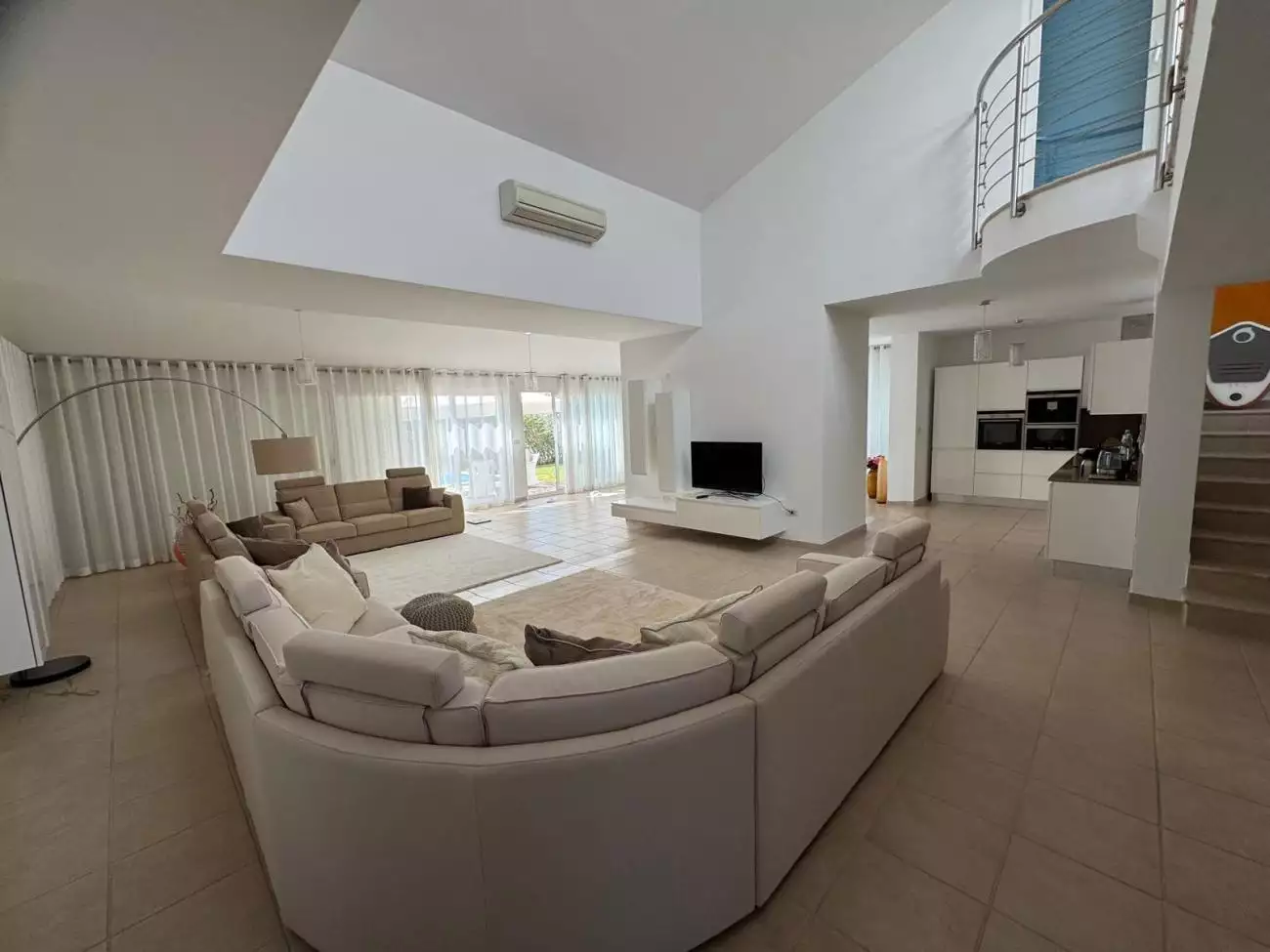 Villa 220m² in Croatia, Umag. Priced at 1350000€ rent photo-6
