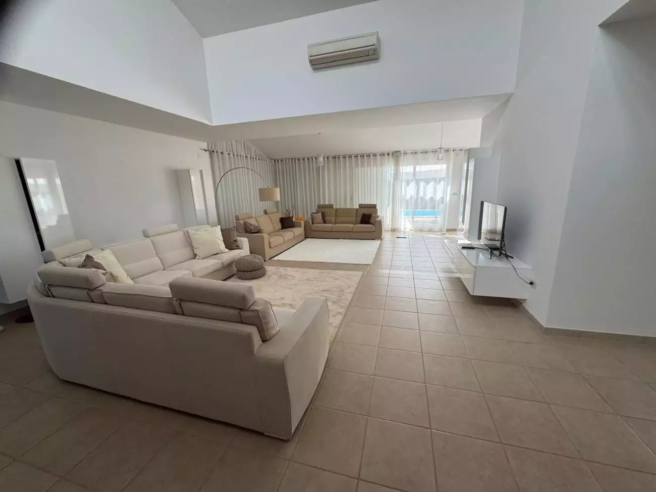 Villa 220m² in Croatia, Umag. Priced at 1350000€ rent photo-9