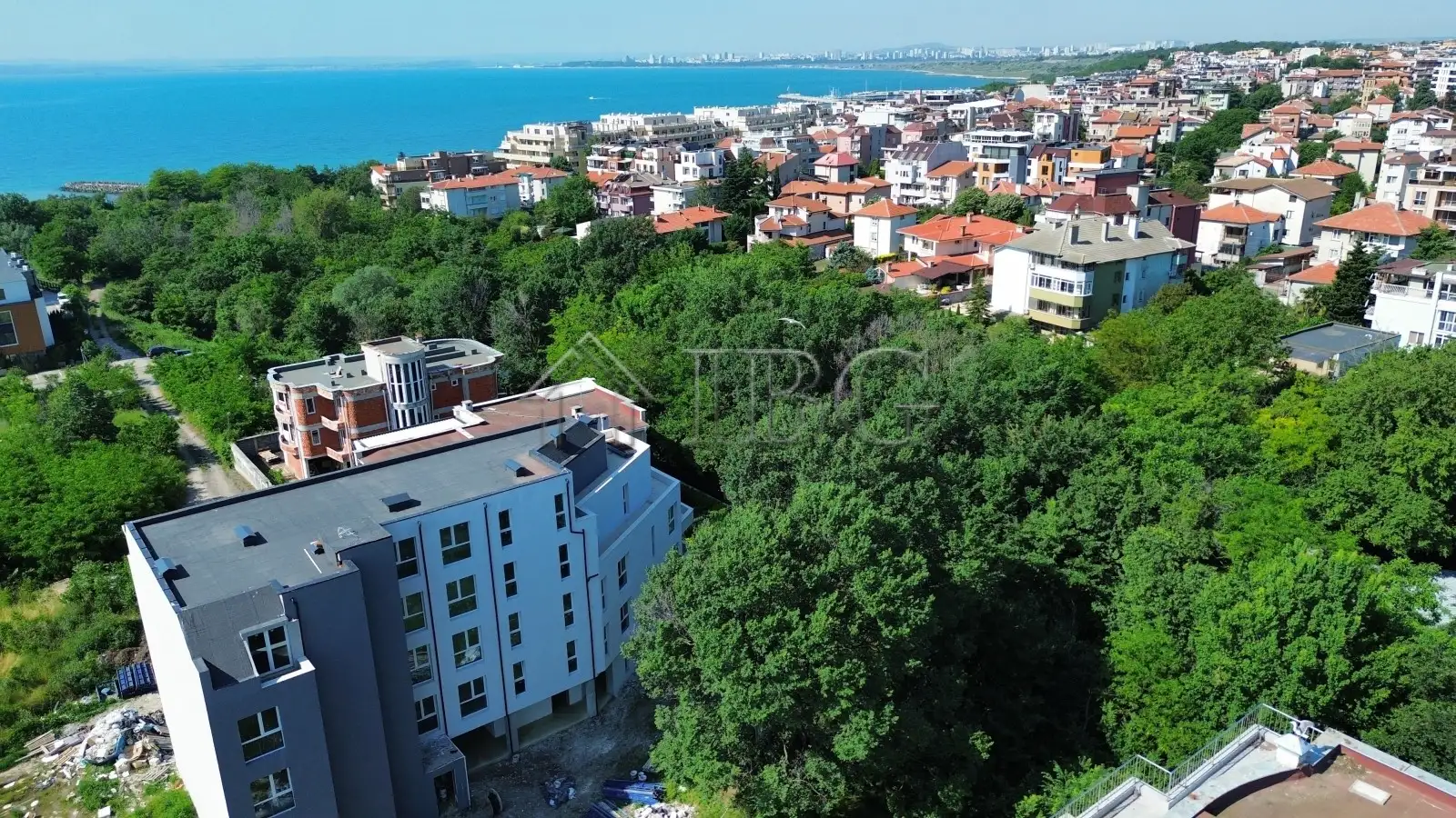Flat 64m² in Bulgaria, Burgas. Priced at 77040€ rent photo-14