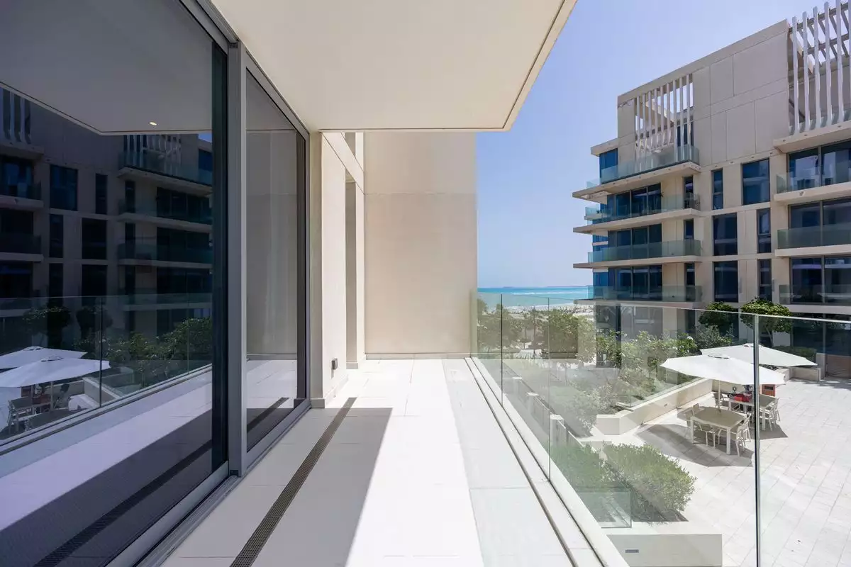 Flat 177m² in UAE, Abu Dhabi. Priced at 2504440€ rent photo-13