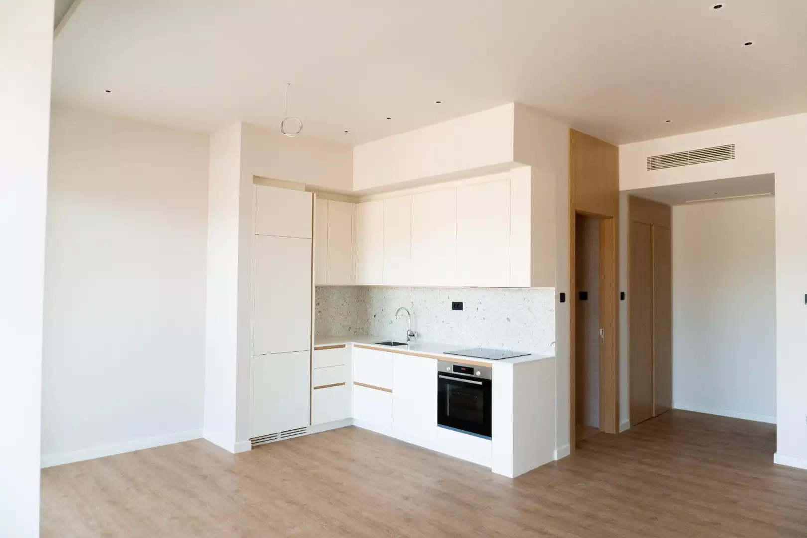 Flat 62m² in Montenegro, Tivat. Priced at 475000€ rent photo-6
