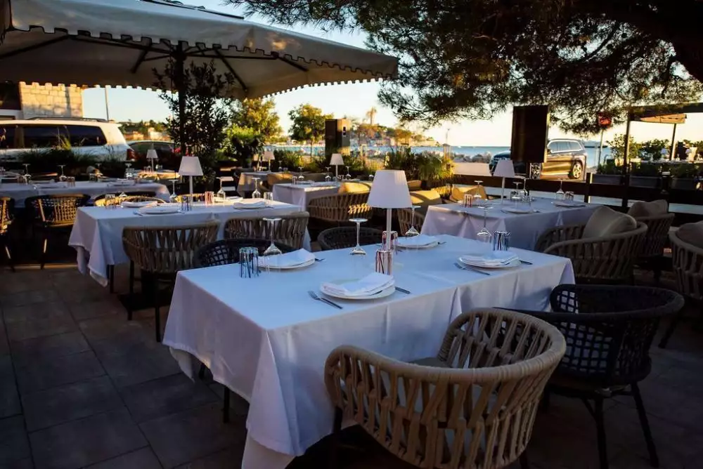 Hotels 618m² in Croatia, Rovinj. Priced at 1800000€ rent photo-2
