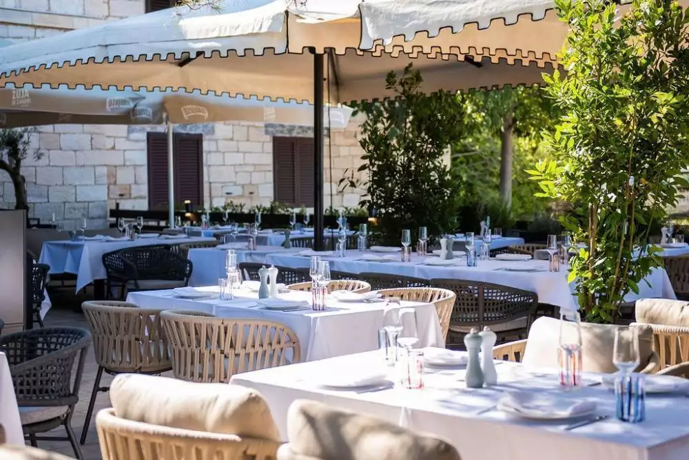 Hotels 618m² in Croatia, Rovinj. Priced at 1800000€ rent photo-6