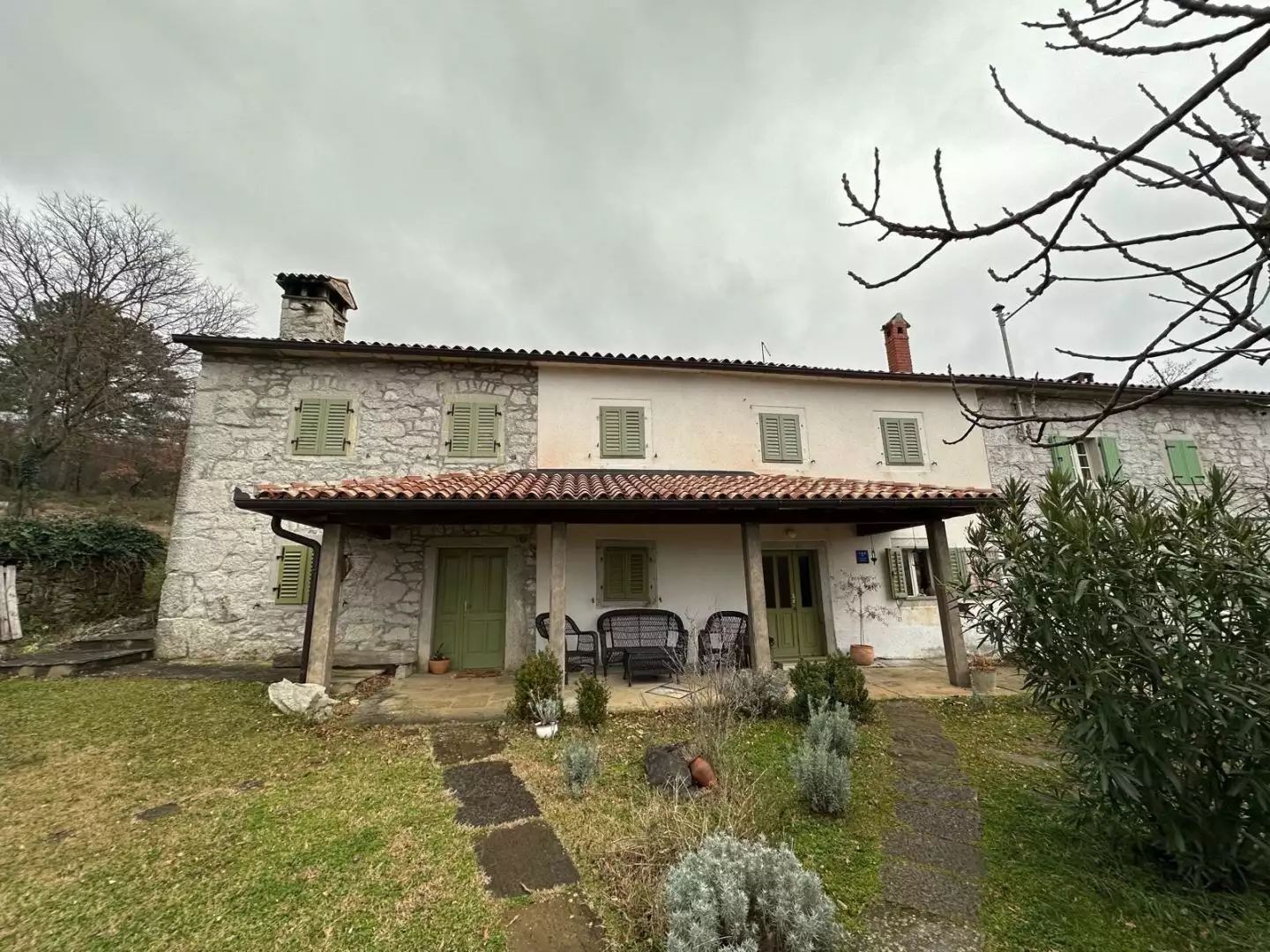 Villa 360m² in Croatia, Buzet. Priced at 560000€ rent photo-4