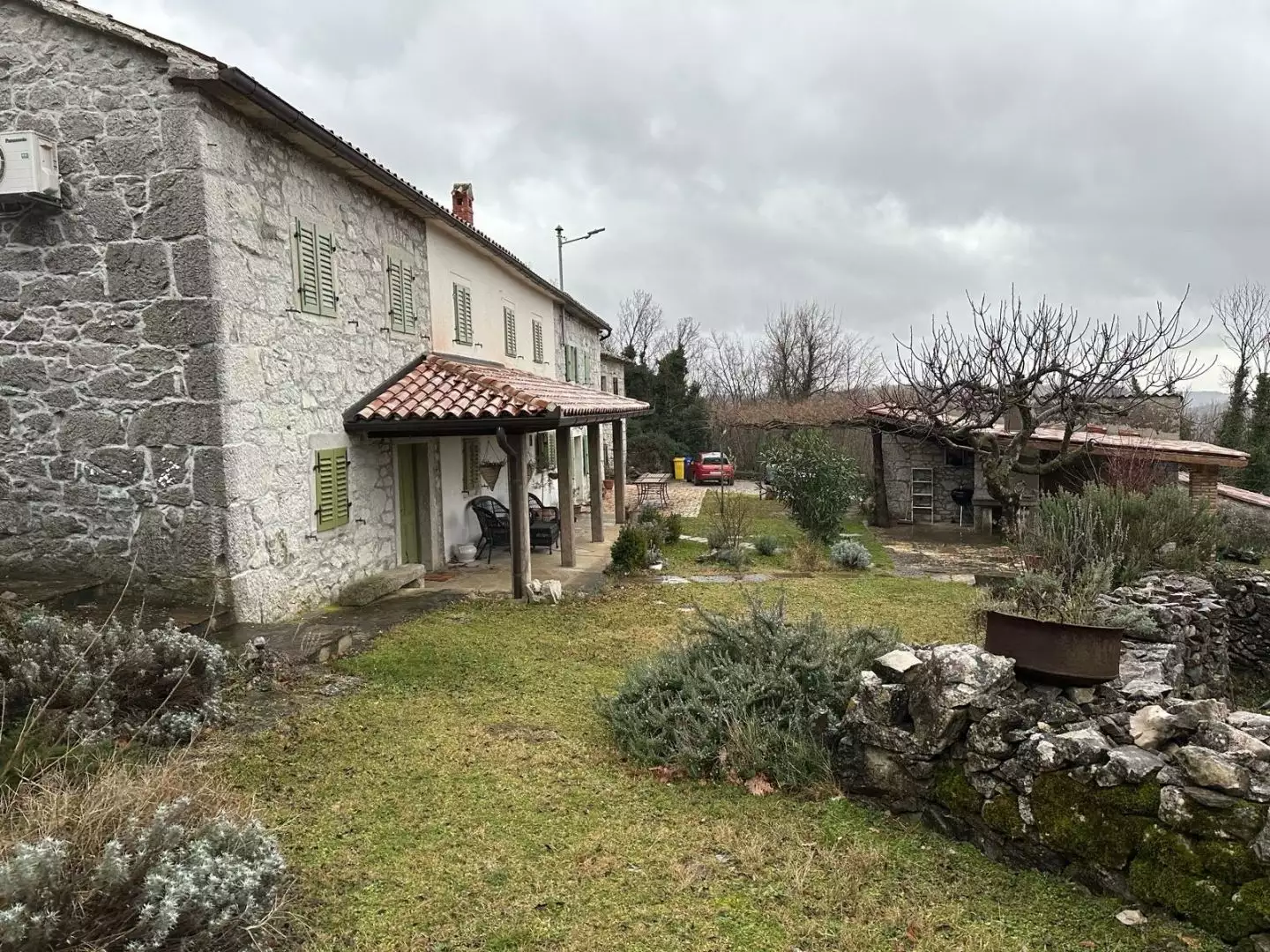 Villa 360m² in Croatia, Buzet. Priced at 560000€ rent photo-5