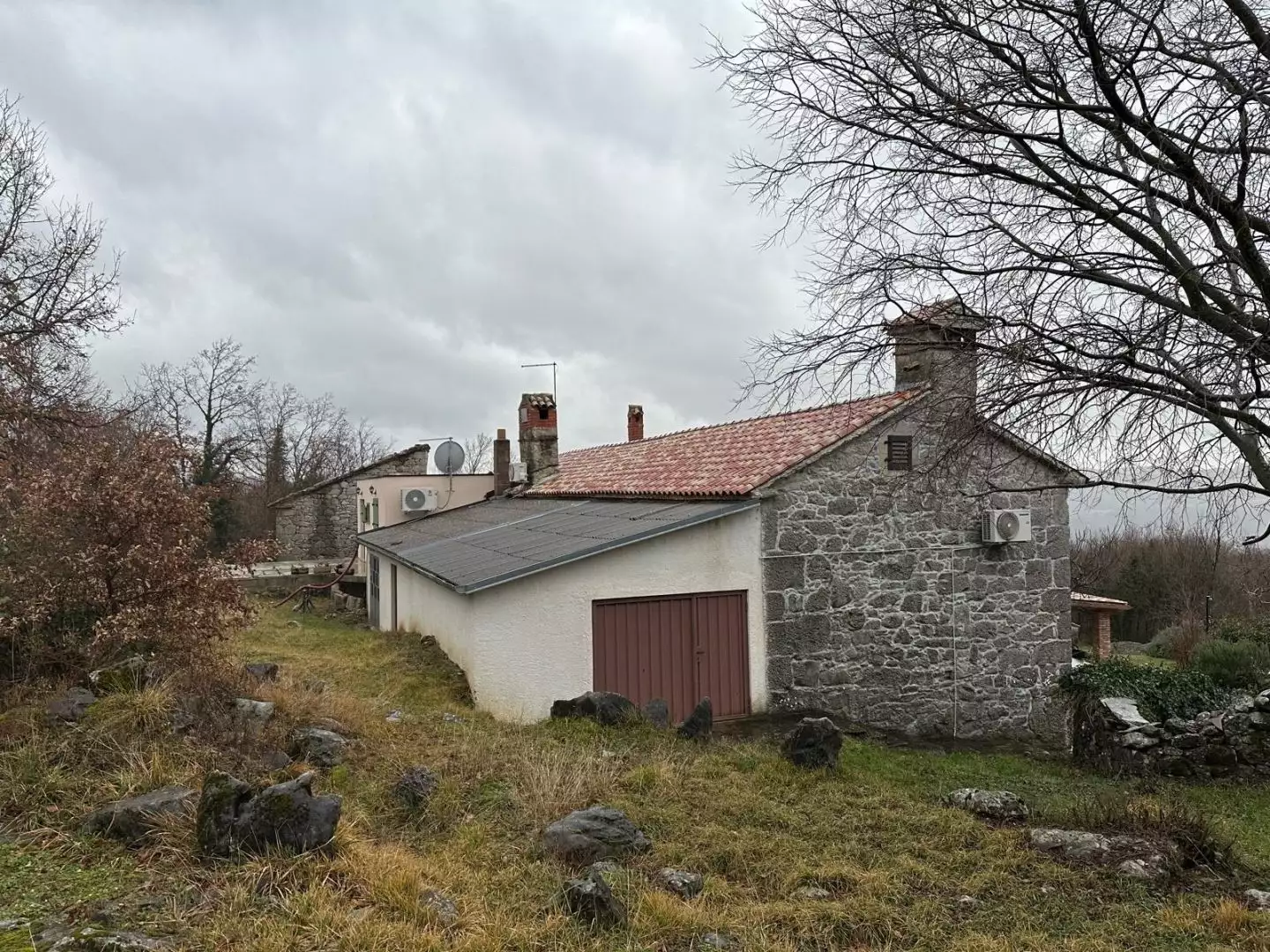 Villa 360m² in Croatia, Buzet. Priced at 560000€ rent photo-6
