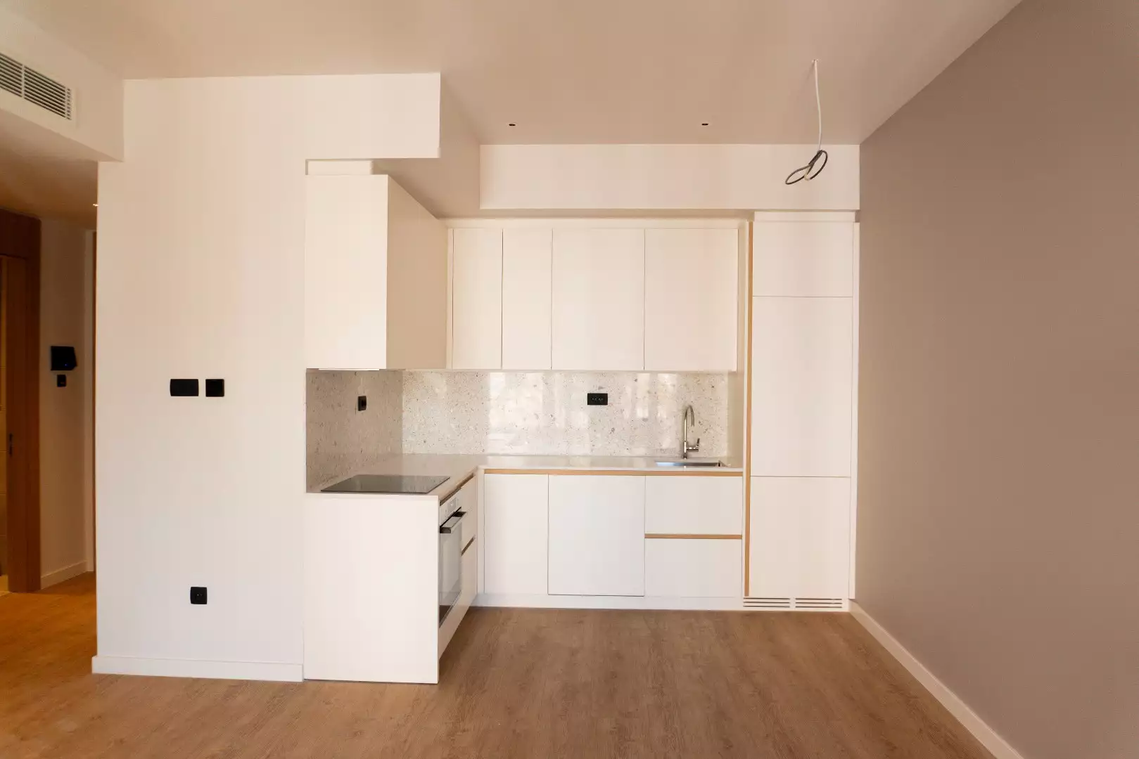Flat 56m² in Montenegro, Tivat. Priced at 500000€ rent photo-2
