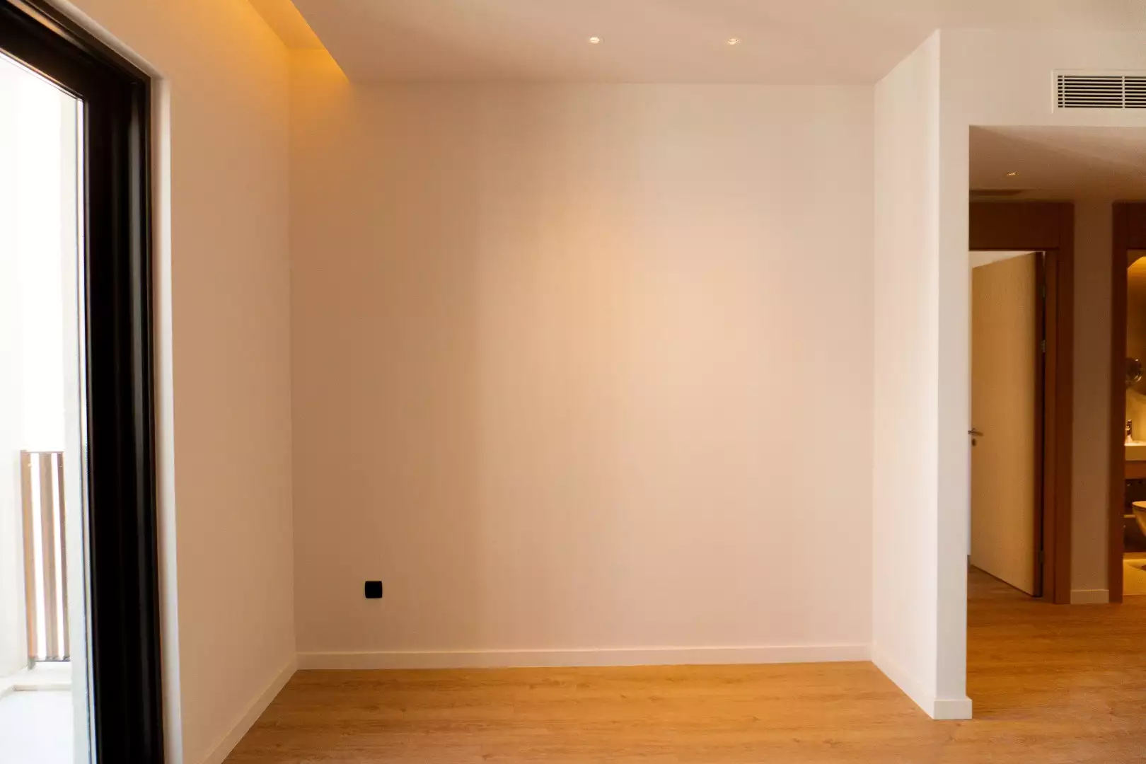 Flat 56m² in Montenegro, Tivat. Priced at 500000€ rent photo-4