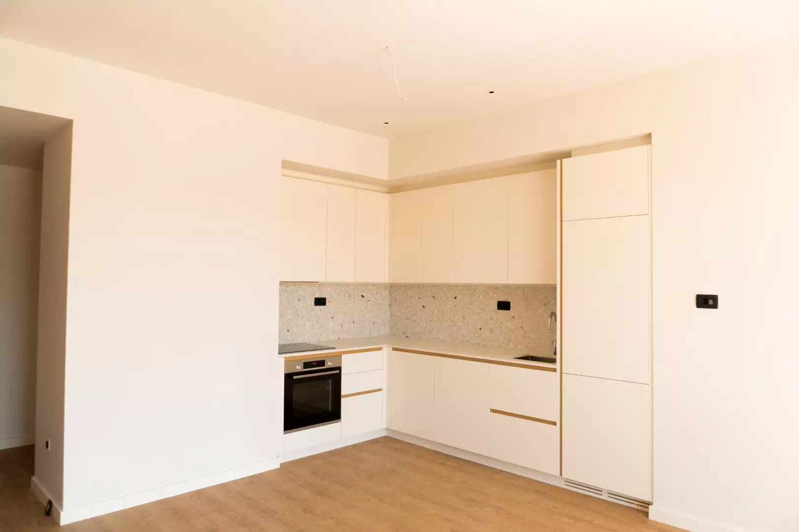 Flat 89m² in Montenegro, Tivat. Priced at 700000€ rent photo-2