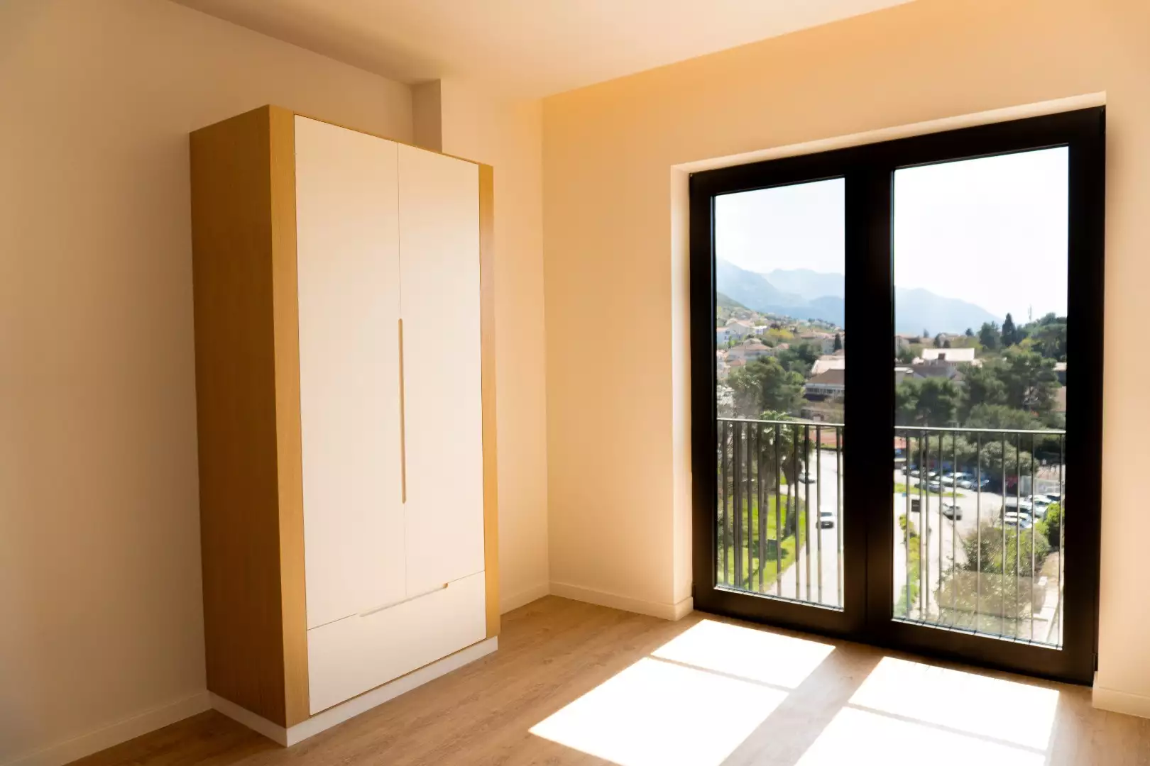 Flat 89m² in Montenegro, Tivat. Priced at 700000€ rent photo-12