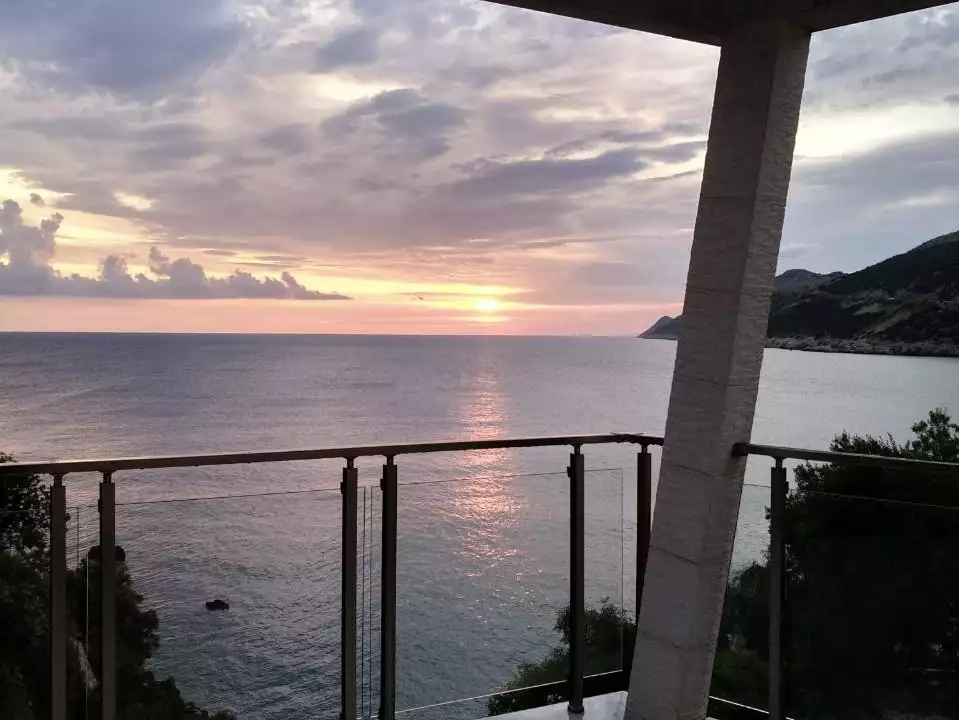 House 290m² in Montenegro, Dobra Voda. Priced at 425000€ rent photo-19