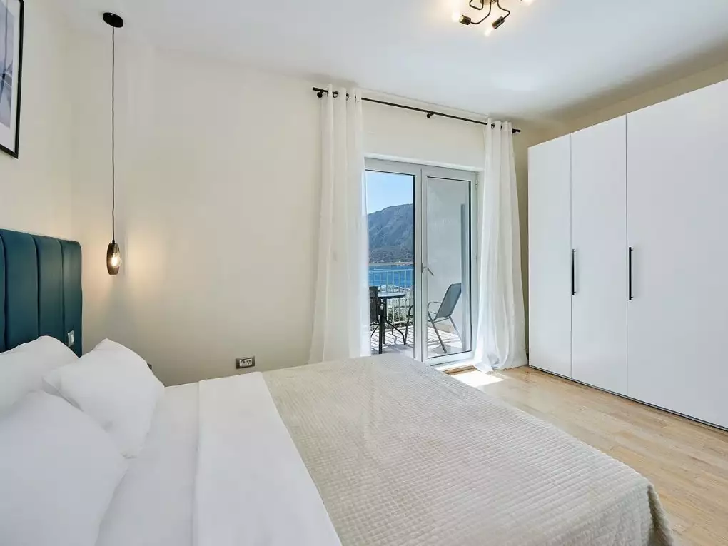 Flat 75m² in Montenegro, Dobrota. Priced at 245000€ rent photo-5