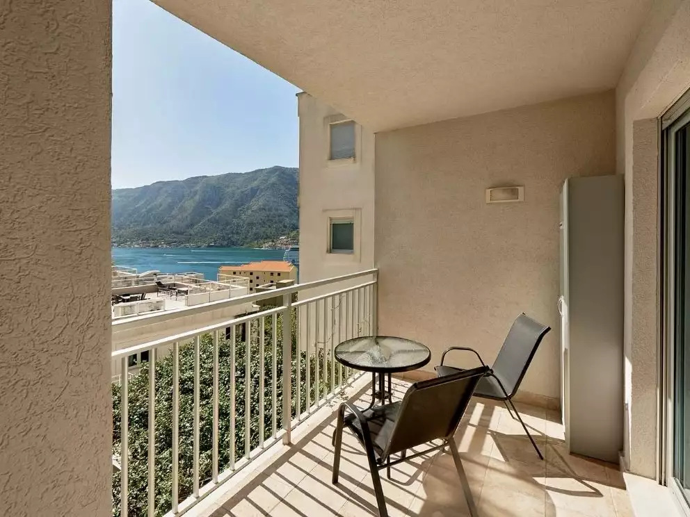 Flat 75m² in Montenegro, Dobrota. Priced at 245000€ rent photo-7