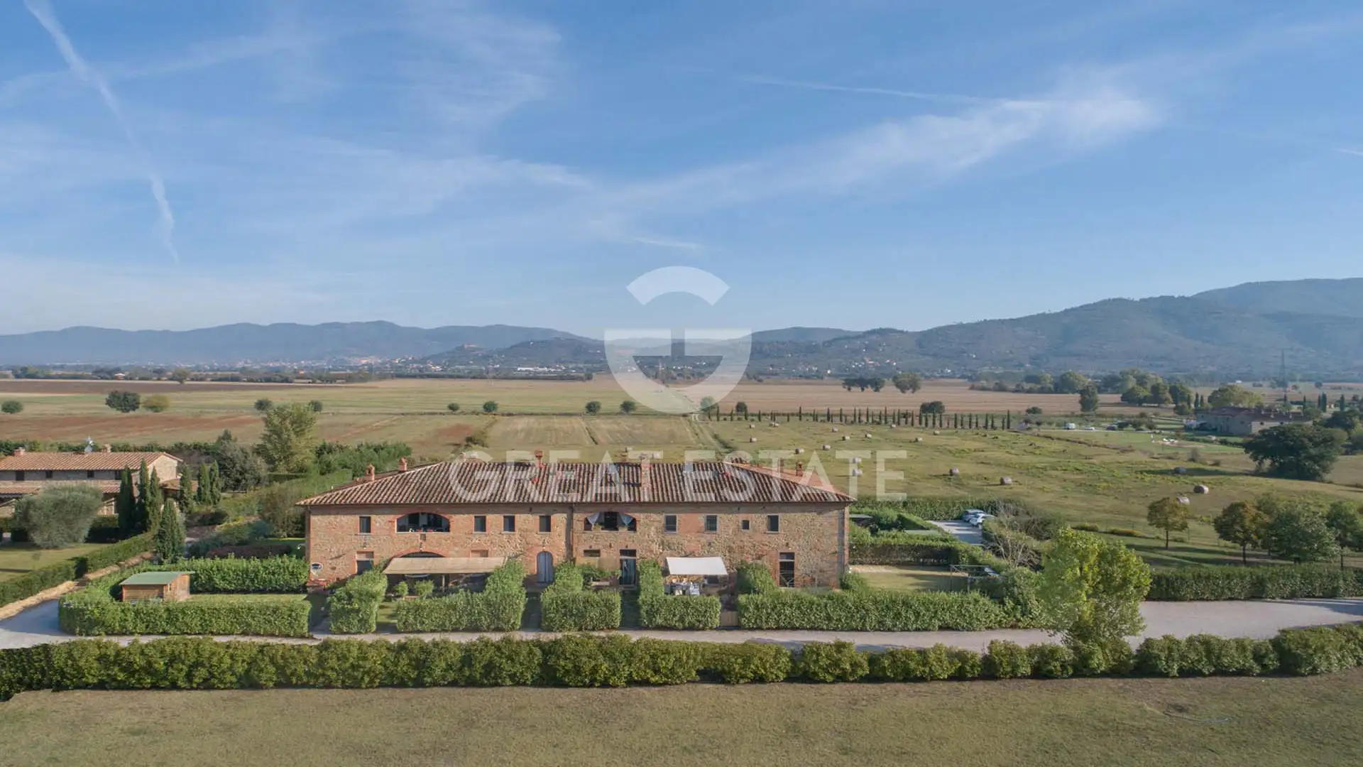 House 110m² in Italy, Arezzo. Priced at 350000€ rent photo-1