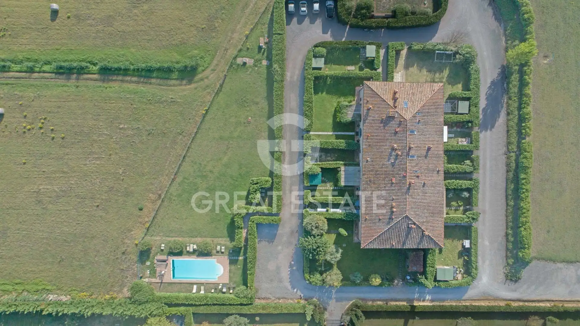House 110m² in Italy, Arezzo. Priced at 350000€ rent photo-4