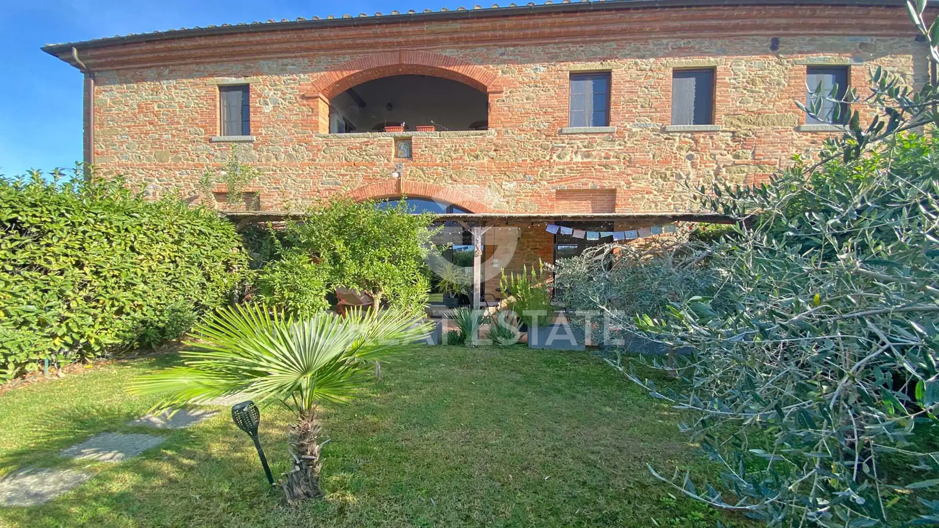 House 110m² in Italy, Arezzo. Priced at 350000€ rent photo-7
