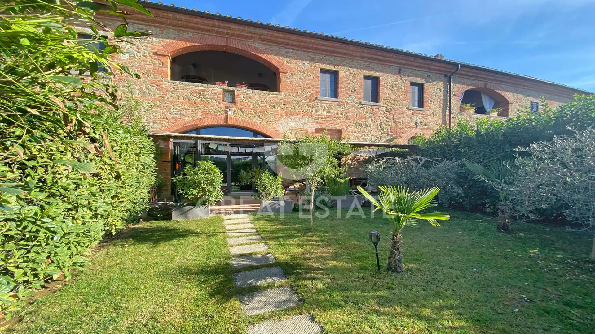 House 110m² in Italy, Arezzo. Priced at 350000€ rent photo-10