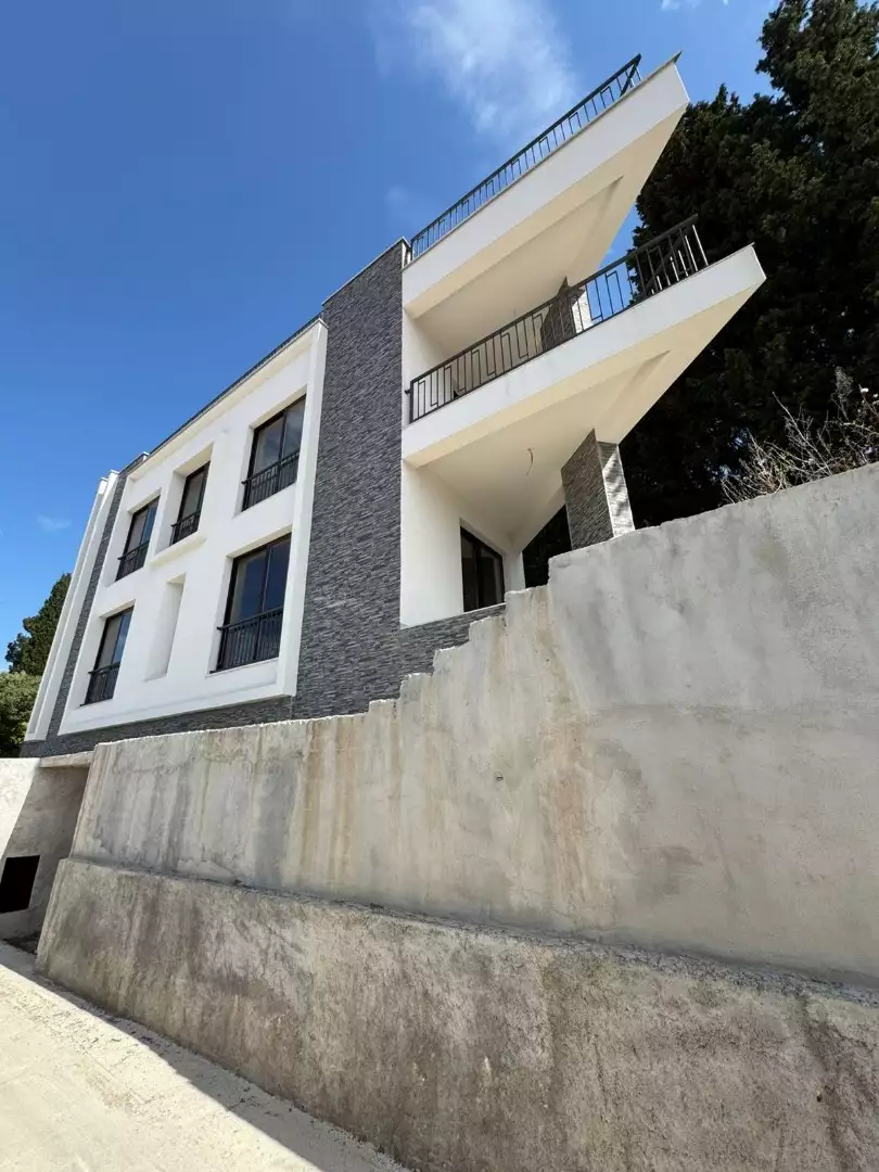 House 338m² in Montenegro, Bar. Priced at 350000€ rent photo-2