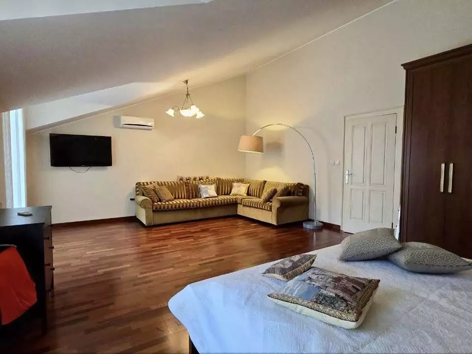 House 177m² in Montenegro, Lastva Grbaljska. Priced at 350000€ rent photo-5