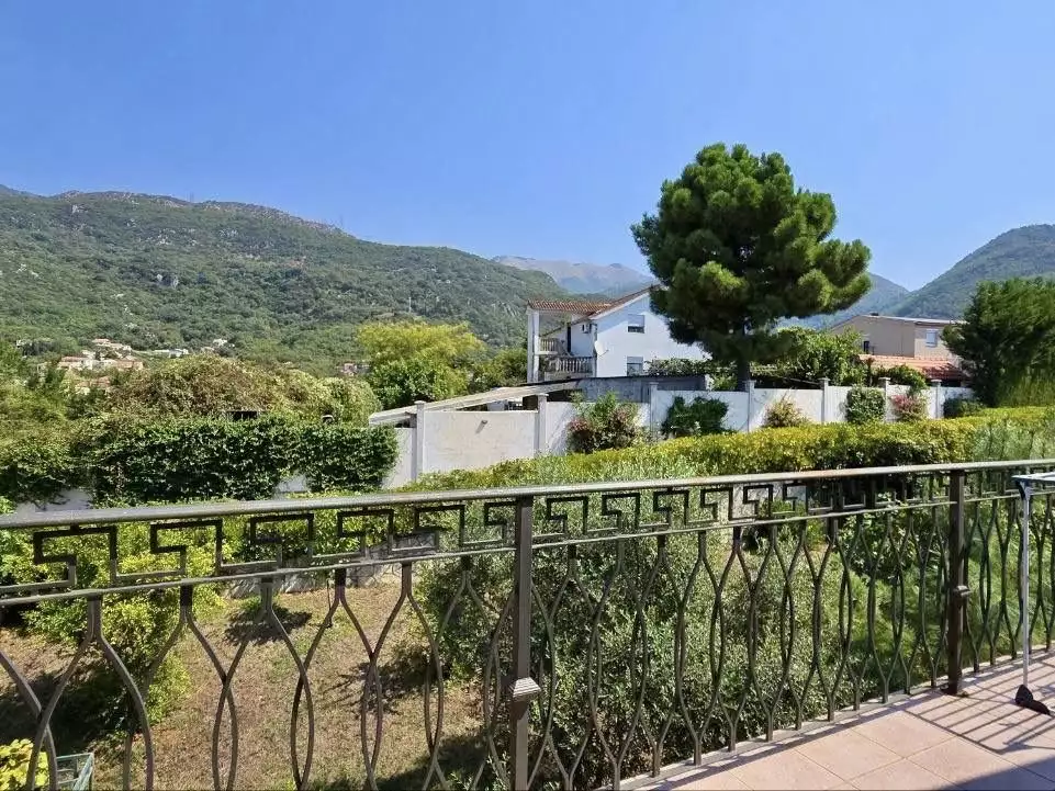 House 177m² in Montenegro, Lastva Grbaljska. Priced at 350000€ rent photo-9