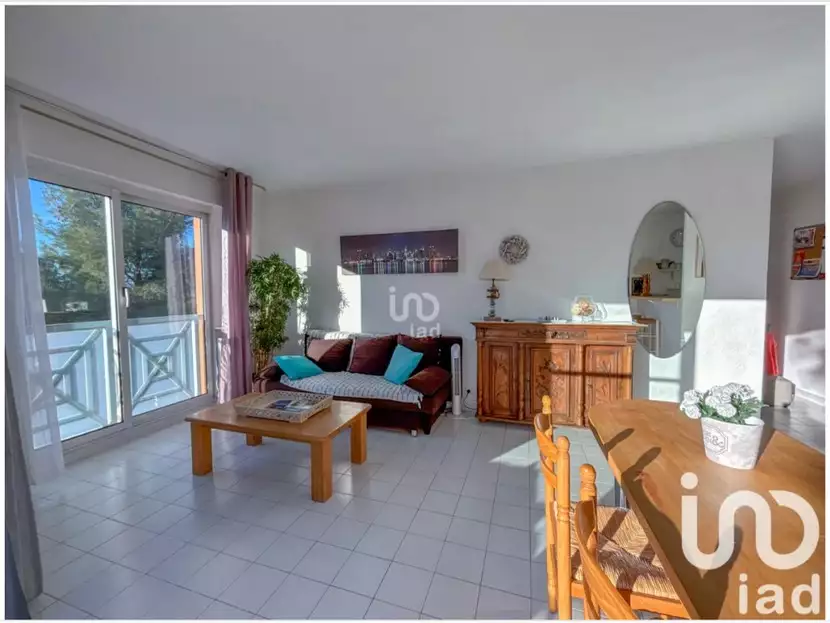 Flat 60m² in France, Saint-Rafael. Priced at 283000$ rent photo-3
