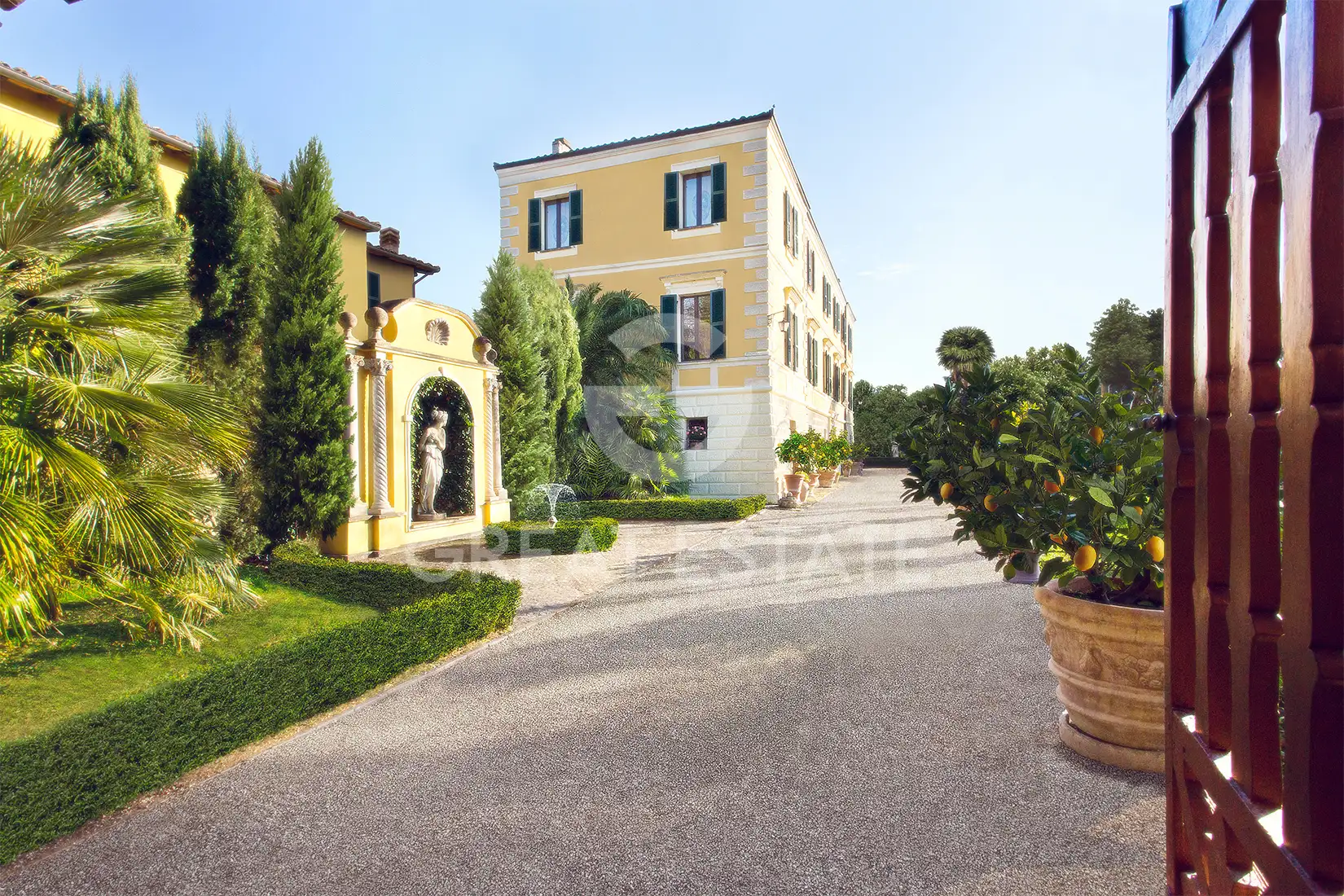 Villa 662m² in Italy, Perugia. Priced at 1480000€ rent photo-3