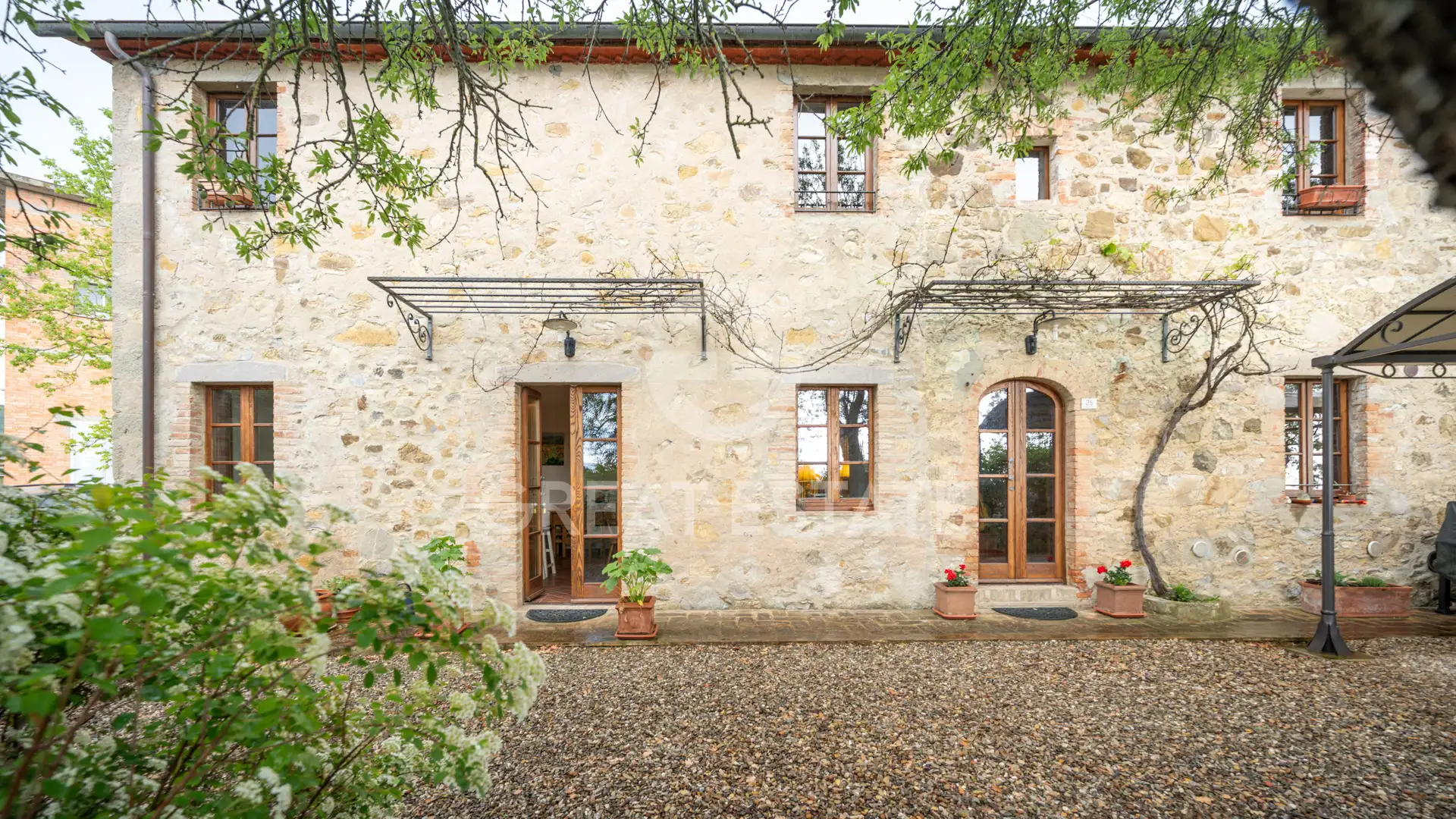 House 216m² in Italy, Siena. Priced at 720000€ rent photo-4