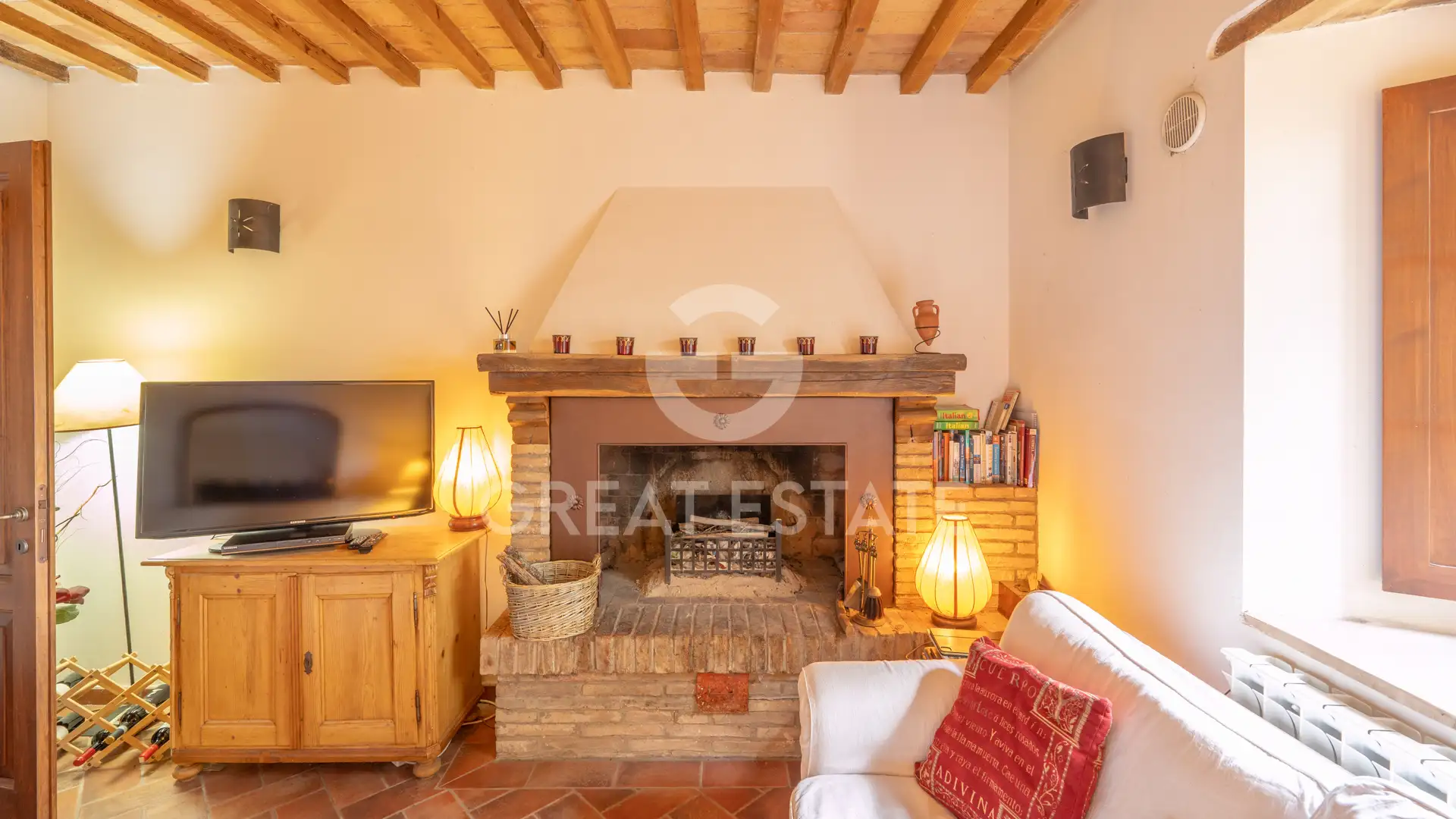 House 216m² in Italy, Siena. Priced at 720000€ rent photo-11