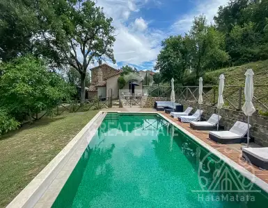 Buy in Italy for 720000€