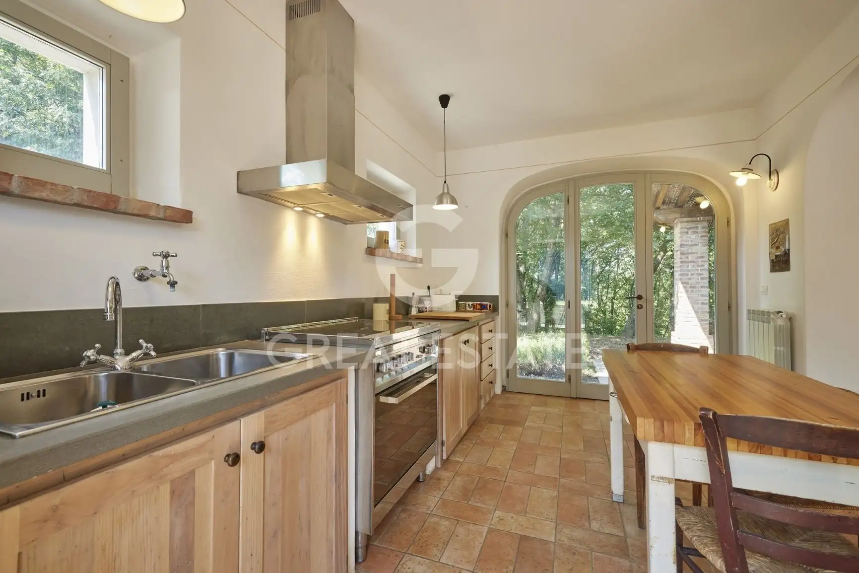 House 198m² in Italy, Arezzo. Priced at 890000€ rent photo-12