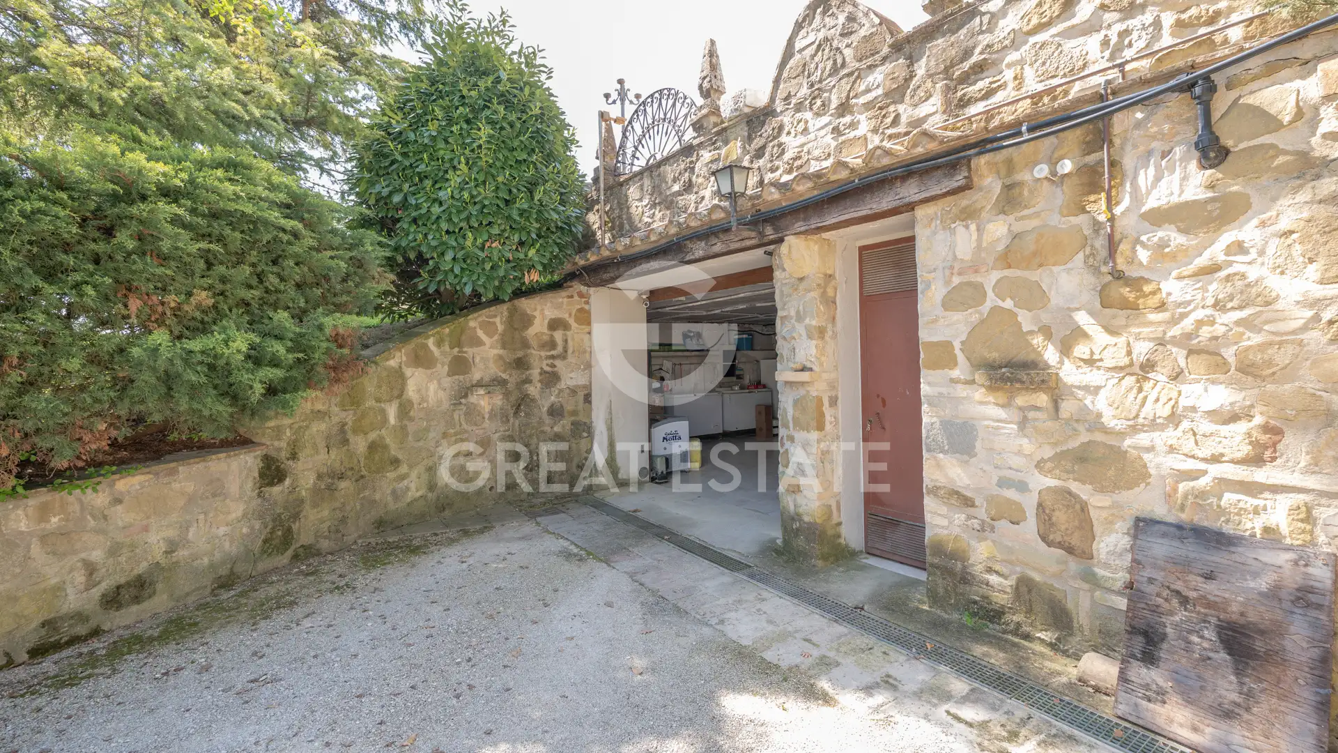 House 625m² in Italy, Perugia. Priced at 2200000€ rent photo-13