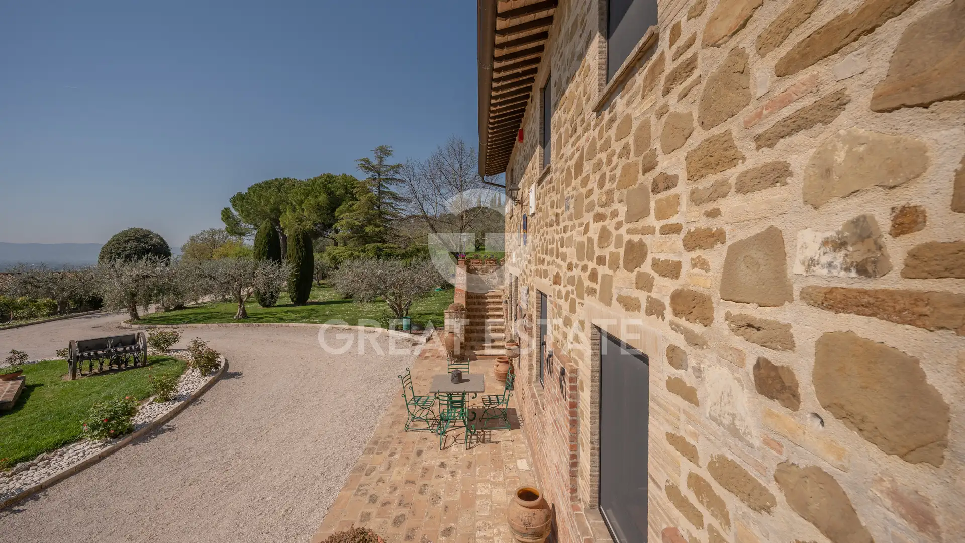 House 625m² in Italy, Perugia. Priced at 2200000€ rent photo-12