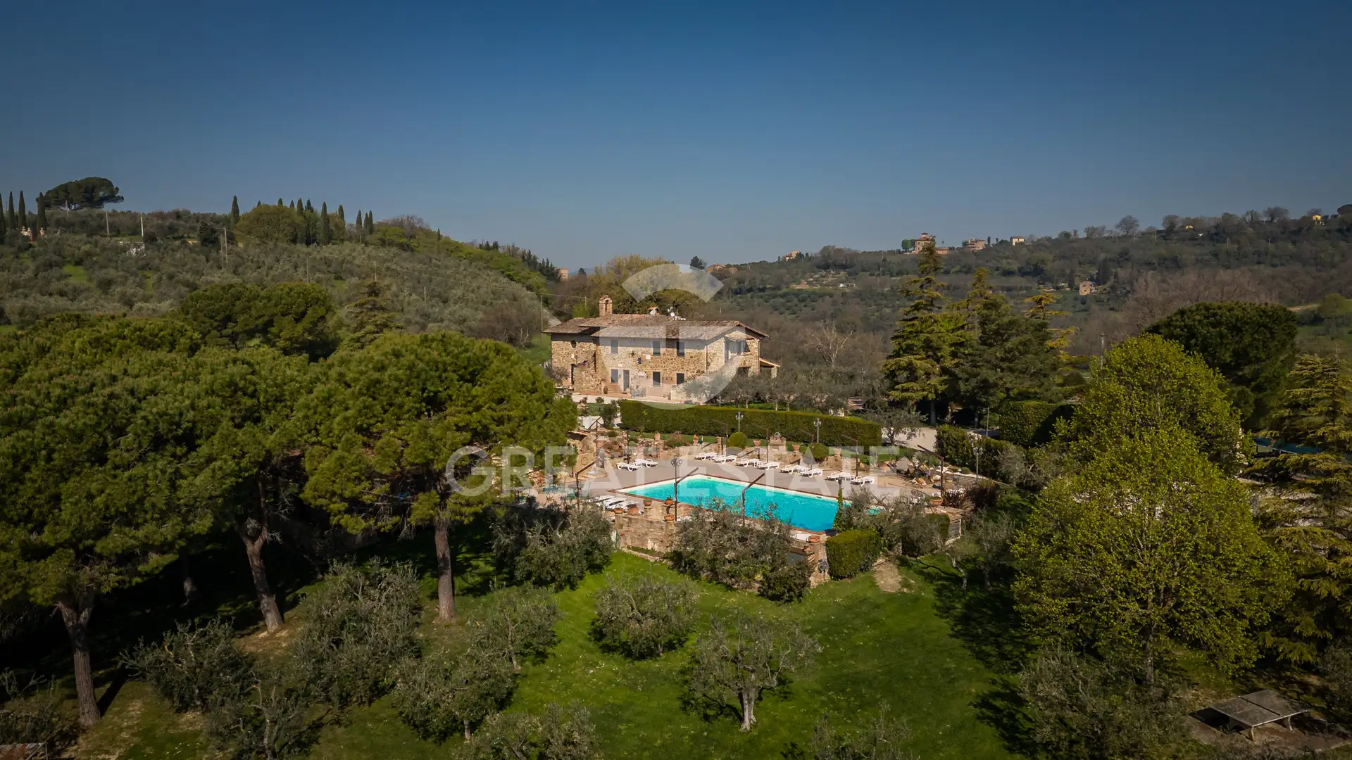 House 625m² in Italy, Perugia. Priced at 2200000€ rent photo-13