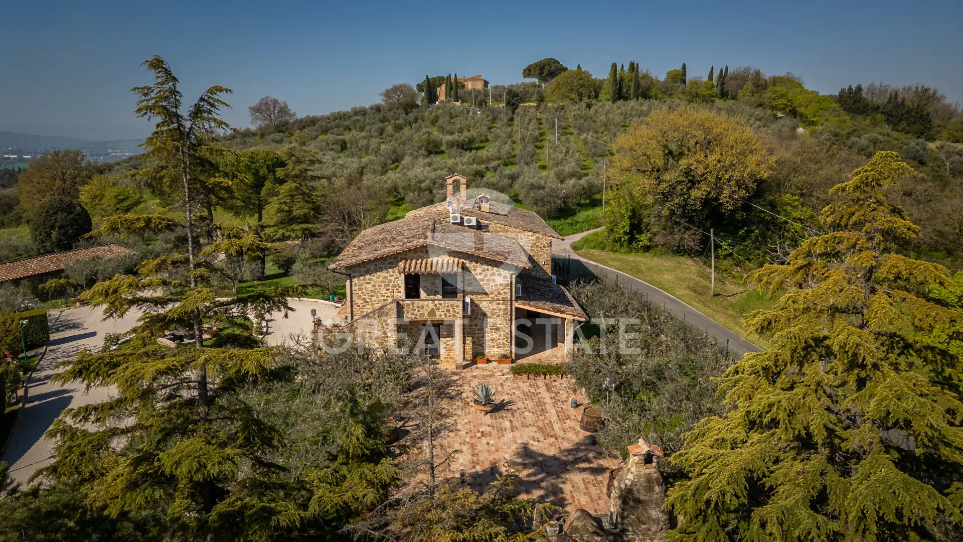 House 625m² in Italy, Perugia. Priced at 2200000€ rent photo-4