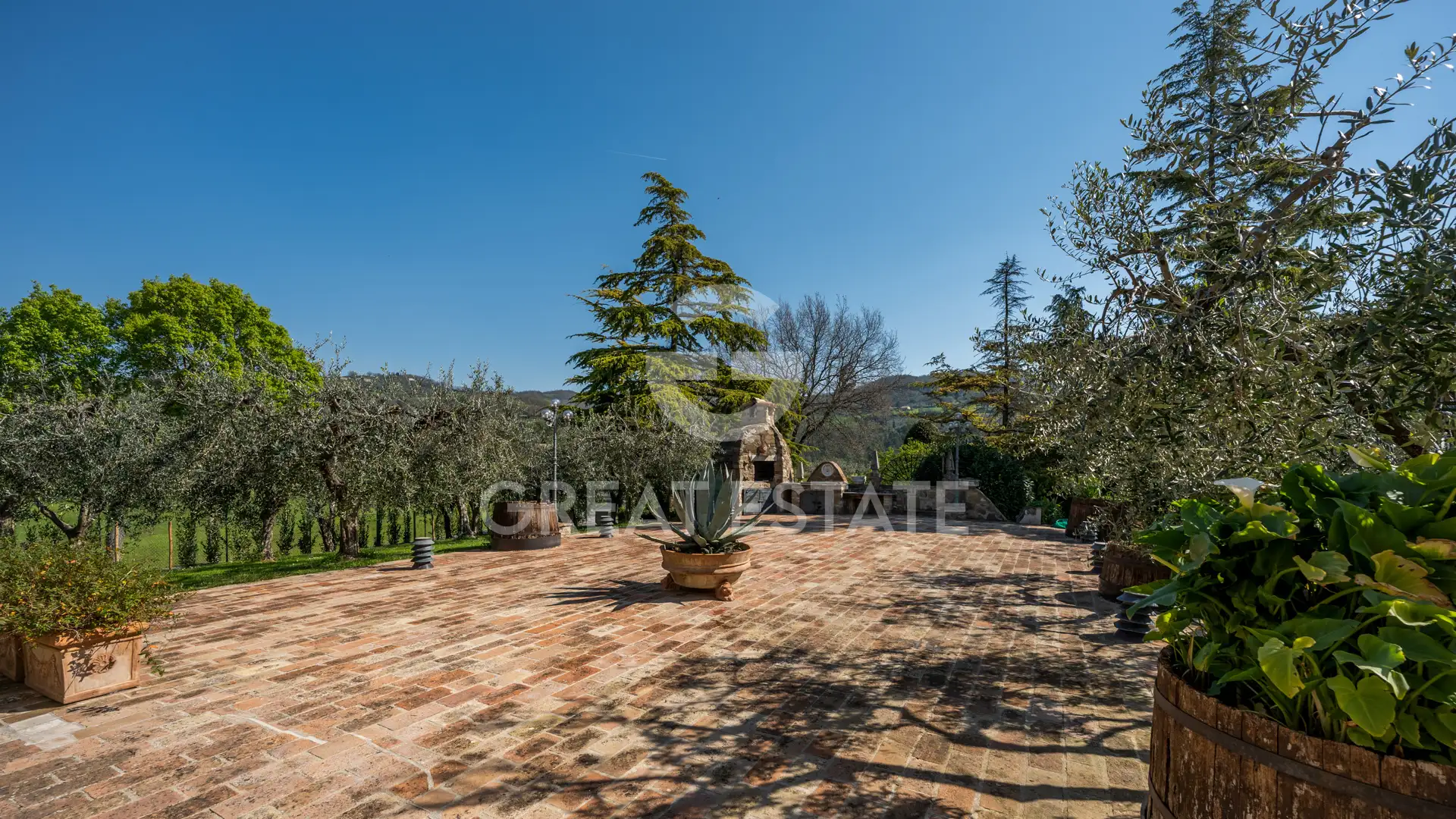 House 625m² in Italy, Perugia. Priced at 2200000€ rent photo-14