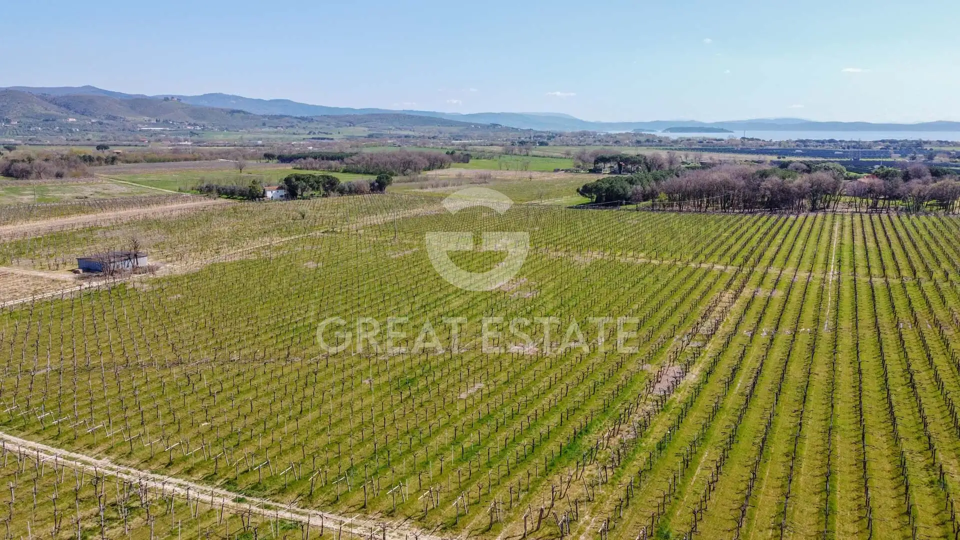 House 944m² in Italy, Arezzo. Priced at 1950000€ rent photo-2