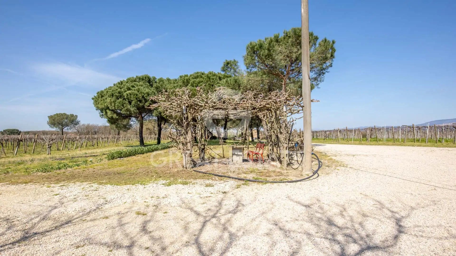 House 944m² in Italy, Arezzo. Priced at 1950000€ rent photo-9
