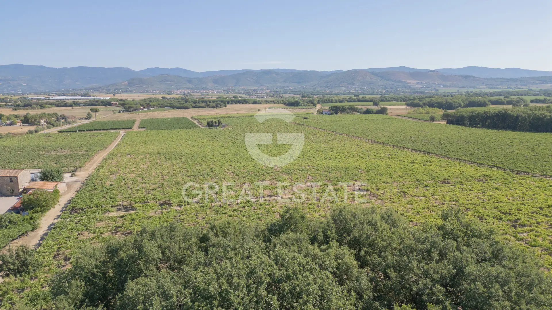 House 944m² in Italy, Arezzo. Priced at 1950000€ rent photo-14