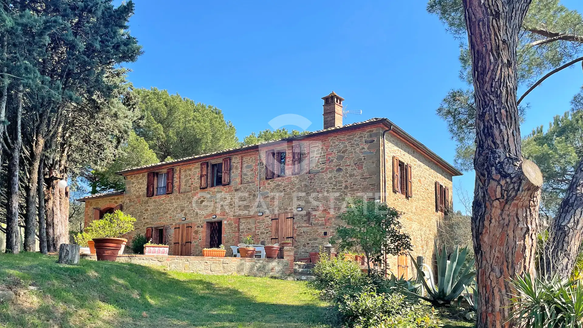 House 366m² in Italy, Siena. Priced at 650000€ rent photo-1