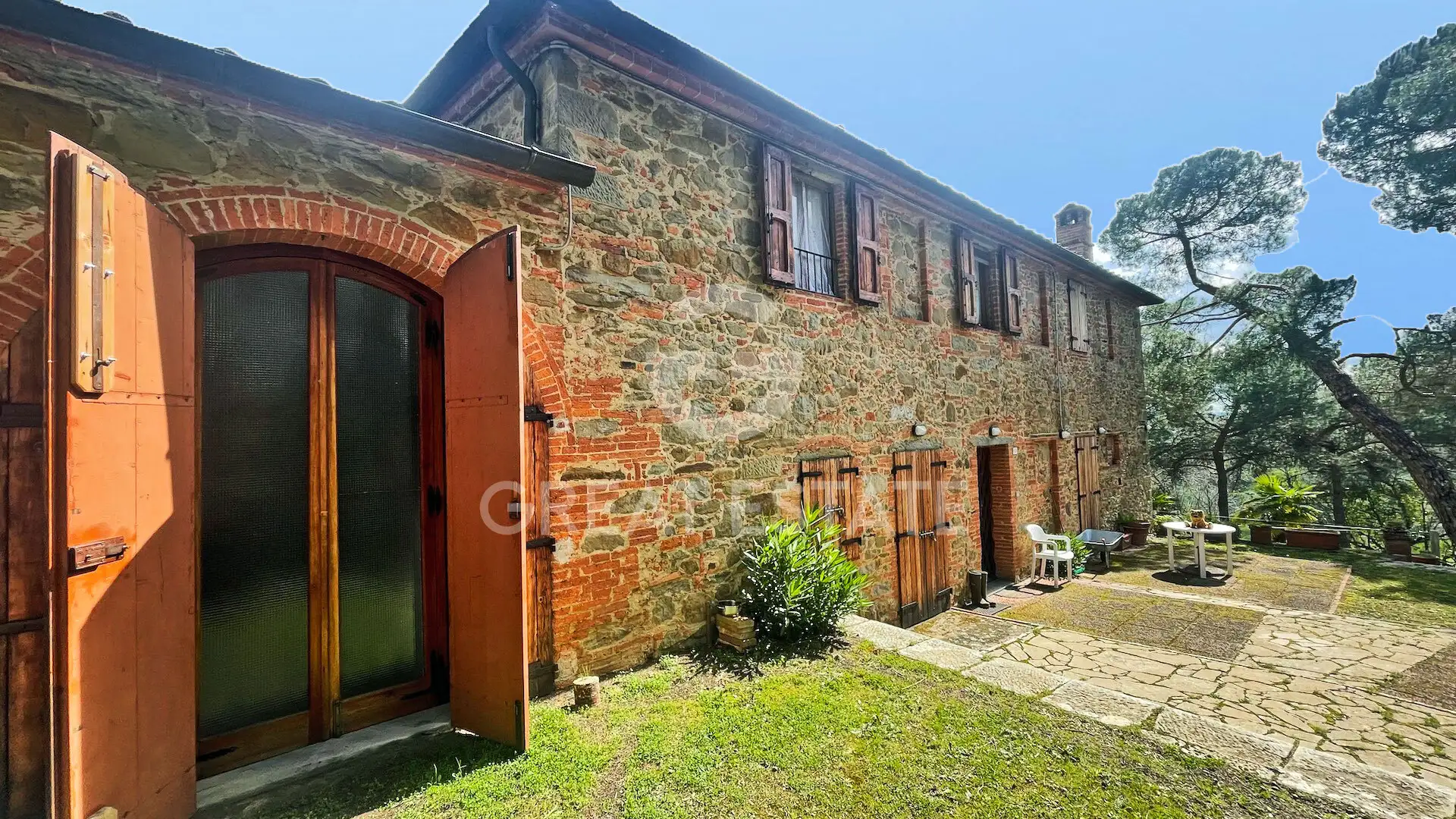 House 366m² in Italy, Siena. Priced at 650000€ rent photo-4