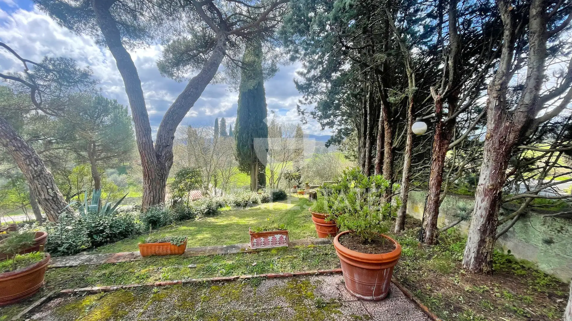House 366m² in Italy, Siena. Priced at 650000€ rent photo-12