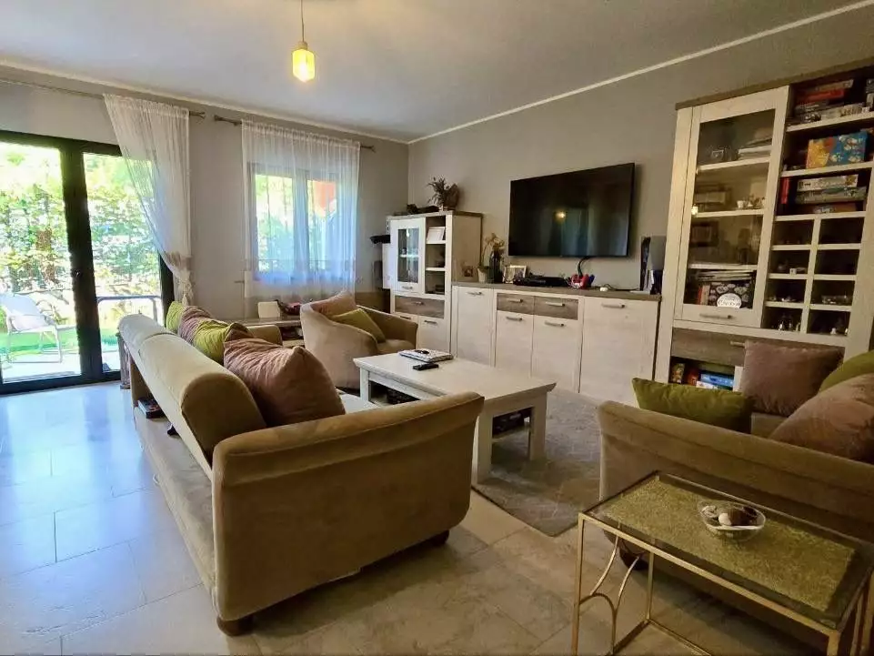 House 174m² in Montenegro, Lastva Grbaljska. Priced at 350000€ rent photo-7