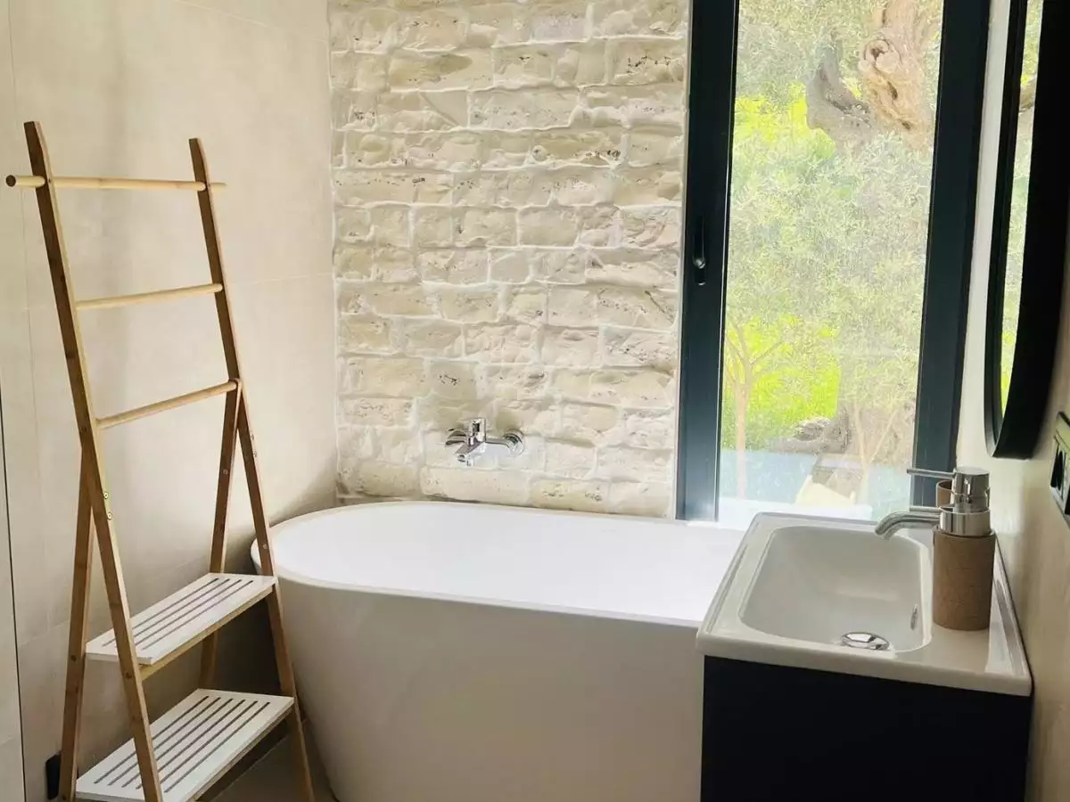 House 180m² in Montenegro, Zaljevo. Priced at 400000€ rent photo-5