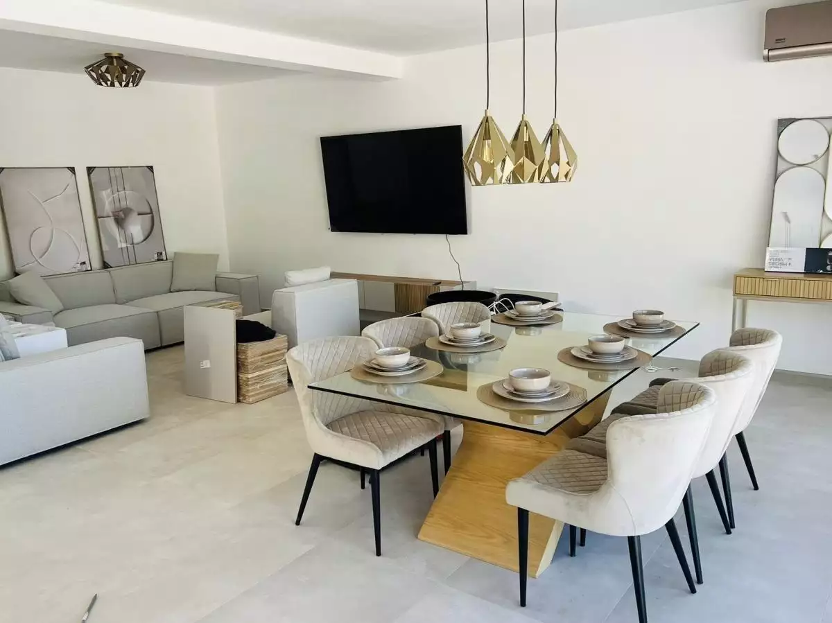 House 180m² in Montenegro, Zaljevo. Priced at 400000€ rent photo-9